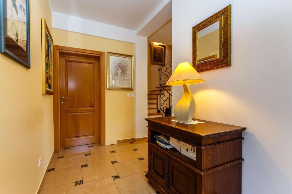 Villa Mirela Vrbnik Kültér fotó